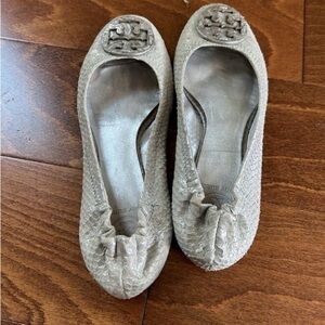 Tory Burch Cream Textured Slippers